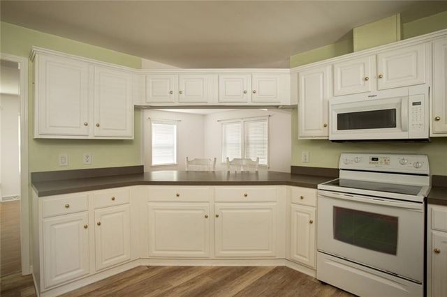 206 E Songbird Lane, Tiverton, RI 02878