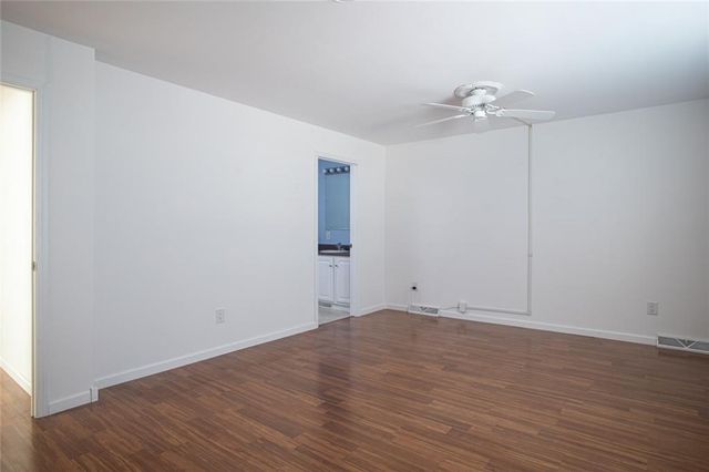 206 E Songbird Lane, Tiverton, RI 02878
