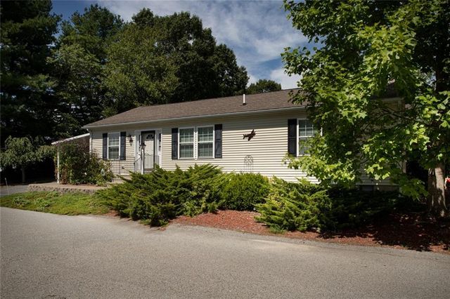 206 E Songbird Lane, Tiverton, RI 02878