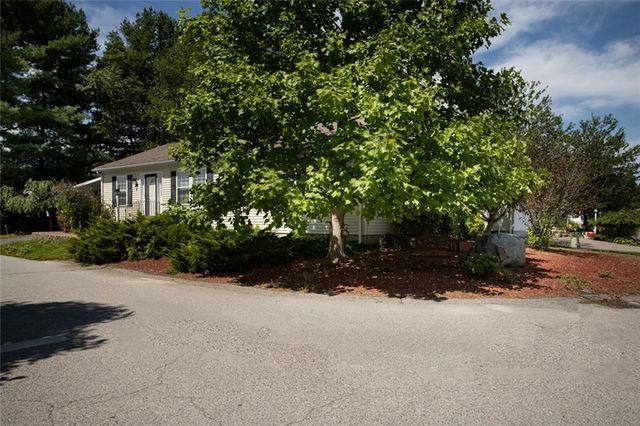 206 E Songbird Lane, Tiverton, RI 02878
