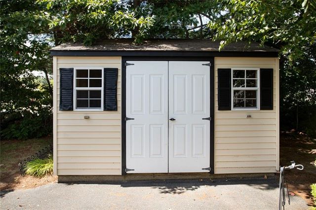 206 E Songbird Lane, Tiverton, RI 02878