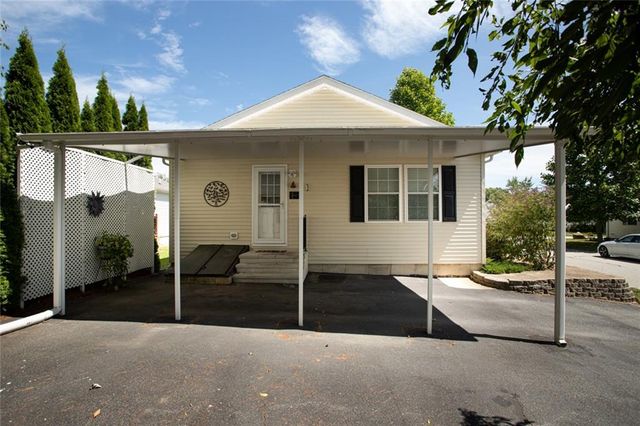 206 E Songbird Lane, Tiverton, RI 02878