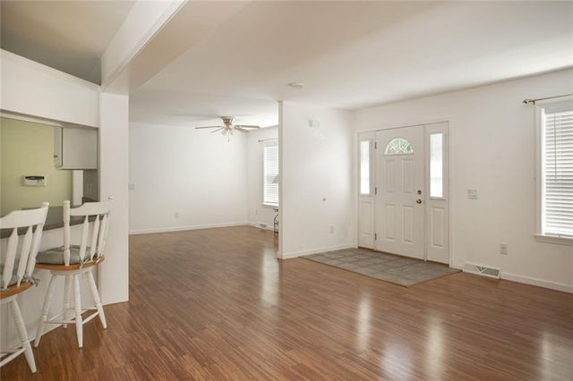 206 E Songbird Lane, Tiverton, RI 02878