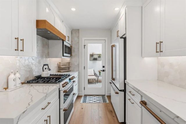 836 Windcrest Drive, Carlsbad, CA 92011