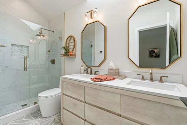 836 Windcrest Drive, Carlsbad, CA 92011