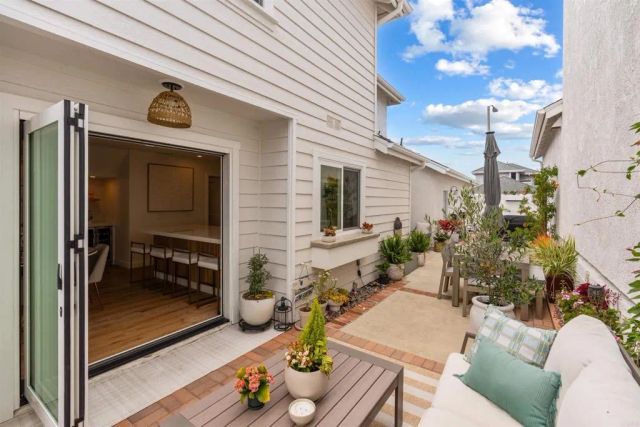 836 Windcrest Drive, Carlsbad, CA 92011