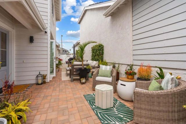 836 Windcrest Drive, Carlsbad, CA 92011
