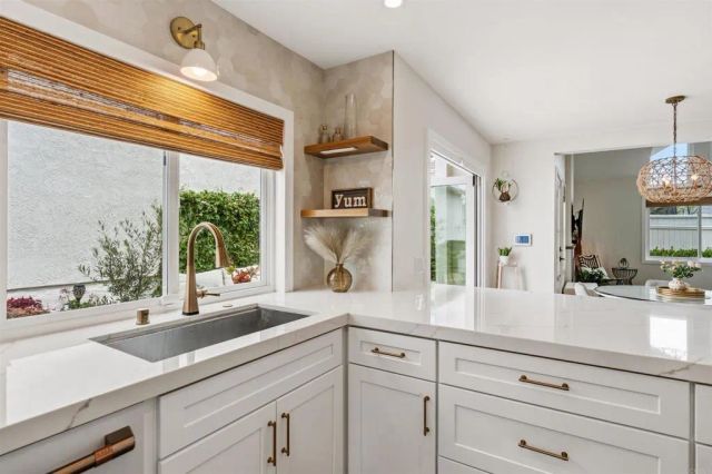 836 Windcrest Drive, Carlsbad, CA 92011