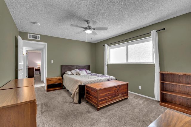 1074 E Sample Avenue, Fresno, CA 93710