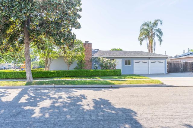 1074 E Sample Avenue, Fresno, CA 93710
