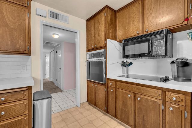 1074 E Sample Avenue, Fresno, CA 93710