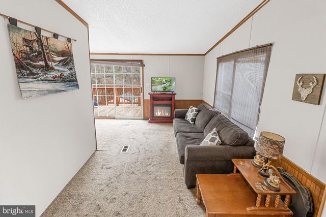75 VERA GREEN, Hedgesville, WV 25427