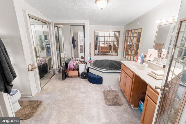 75 VERA GREEN, Hedgesville, WV 25427