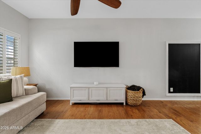 1354 S HEARTLAND Lane, Gilbert, AZ 85296