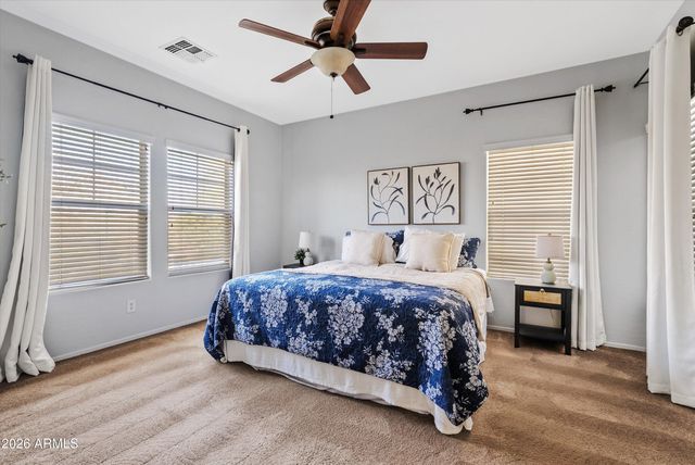 1354 S HEARTLAND Lane, Gilbert, AZ 85296