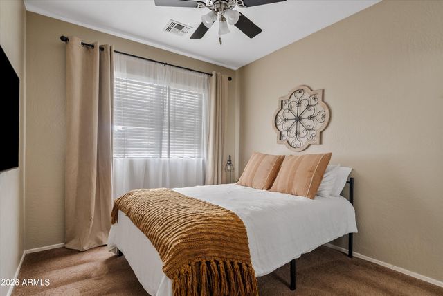 1354 S HEARTLAND Lane, Gilbert, AZ 85296