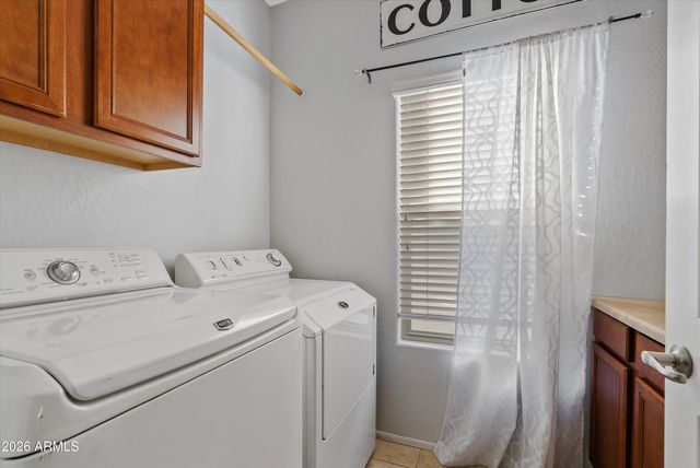 1354 S HEARTLAND Lane, Gilbert, AZ 85296