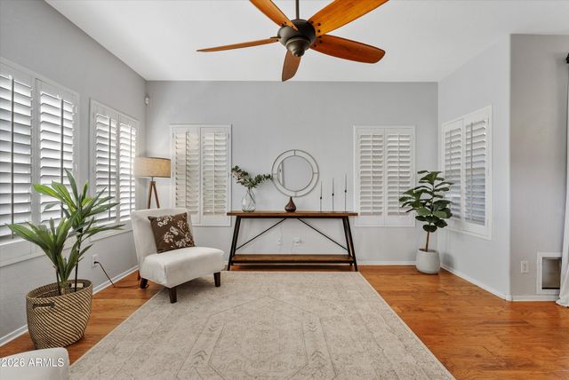 1354 S HEARTLAND Lane, Gilbert, AZ 85296