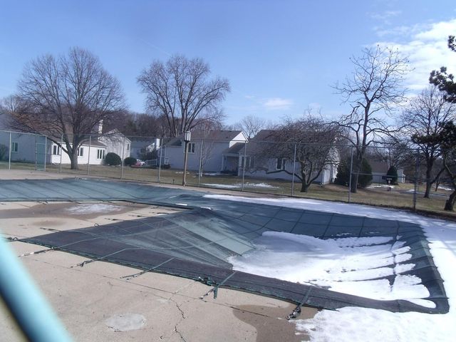 7229 Woodstock Curve, Bloomington, MN 55438