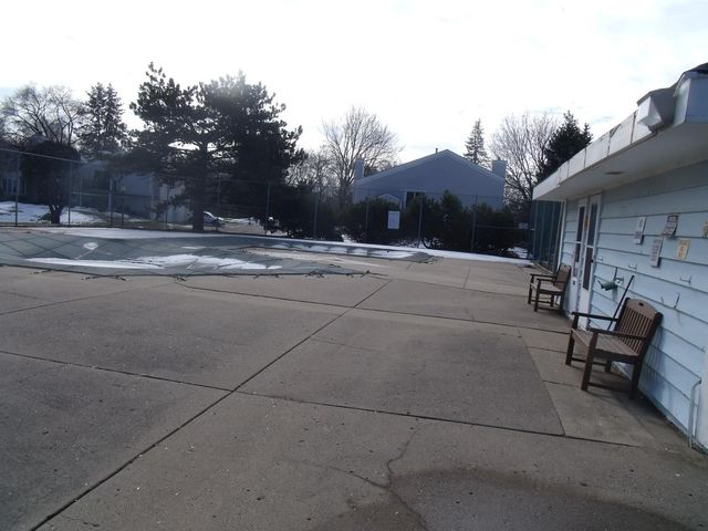 7229 Woodstock Curve, Bloomington, MN 55438