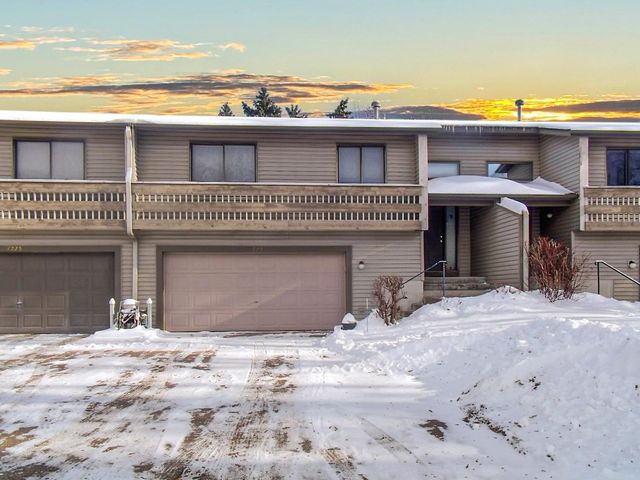 7229 Woodstock Curve, Bloomington, MN 55438