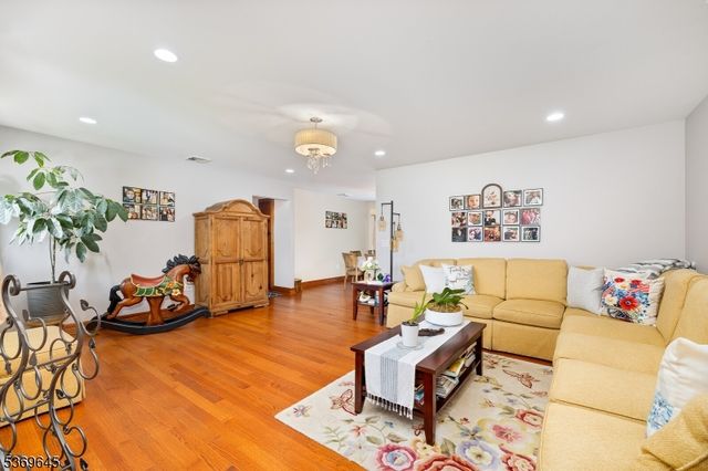 23 Sneider Rd, Warren Twp., NJ 07059