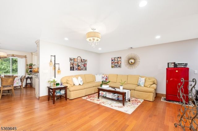 23 Sneider Rd, Warren Twp., NJ 07059
