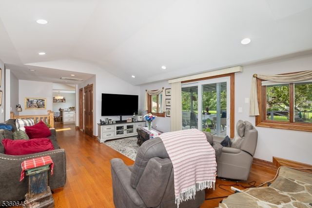 23 Sneider Rd, Warren Twp., NJ 07059