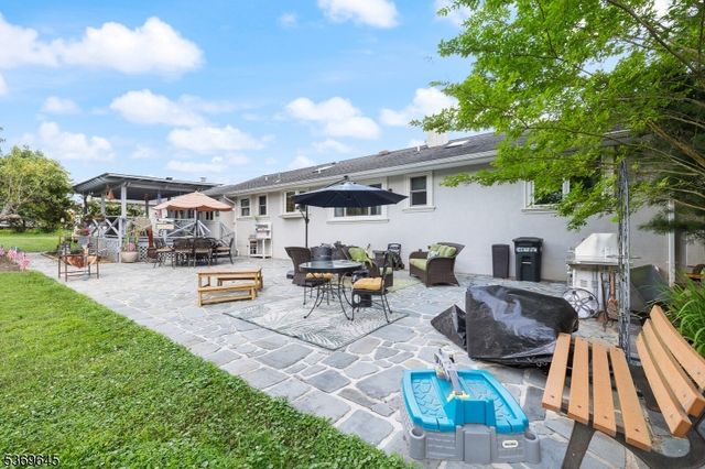 23 Sneider Rd, Warren Twp., NJ 07059