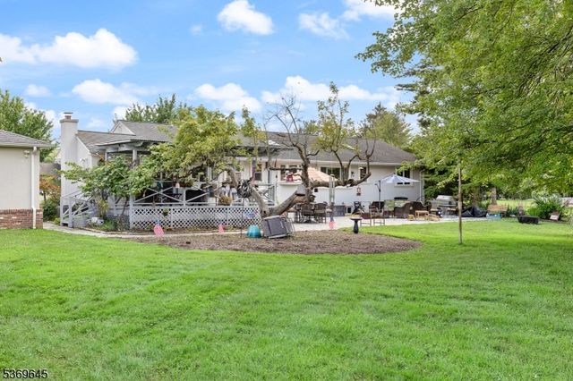 23 Sneider Rd, Warren Twp., NJ 07059