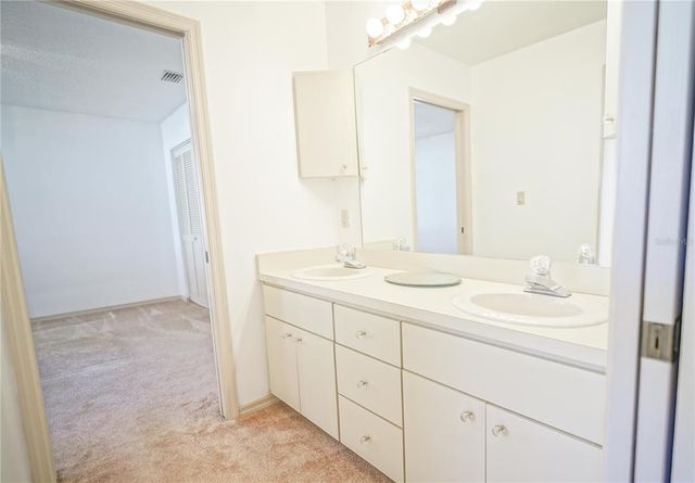 4215 SE 24TH TERRACE, Ocala, FL 34480