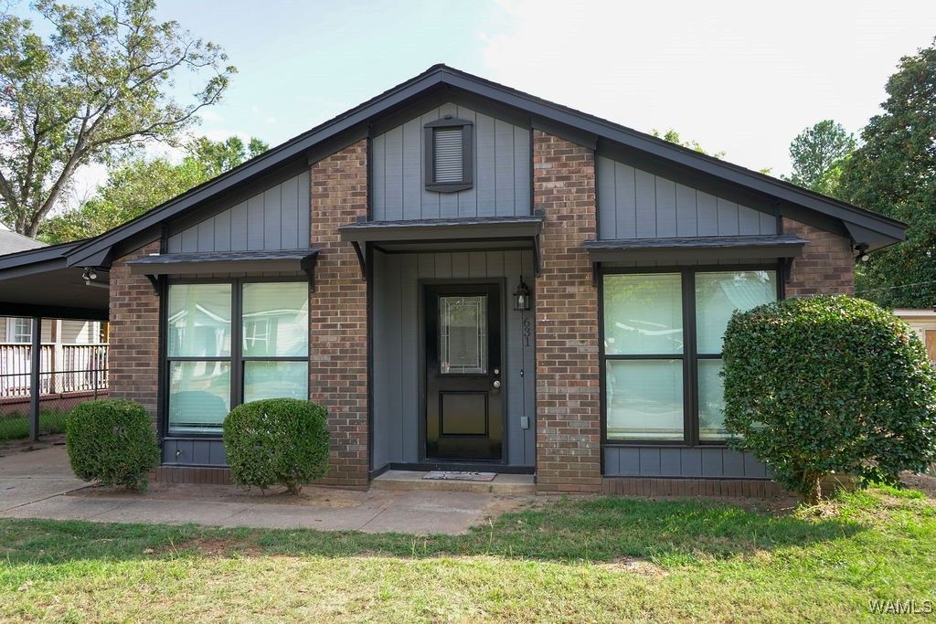 631 18th, Tuscaloosa, AL 35401