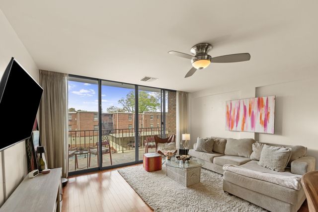 2195 Poplar Ave Apt 207, Memphis, TN 38104