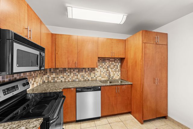 2195 Poplar Ave Apt 207, Memphis, TN 38104