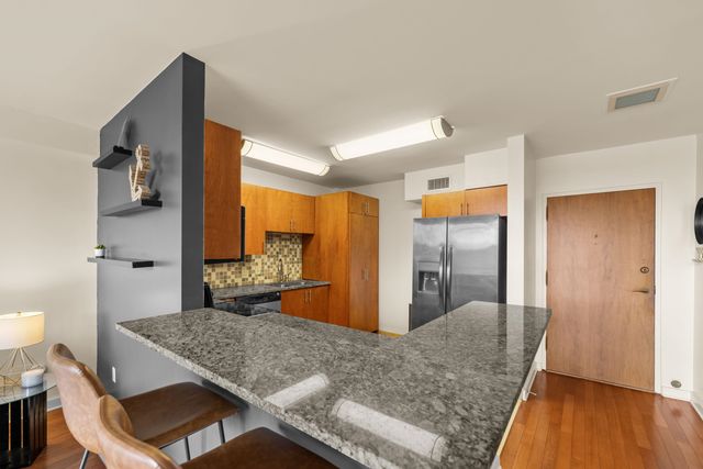 2195 Poplar Ave Apt 207, Memphis, TN 38104