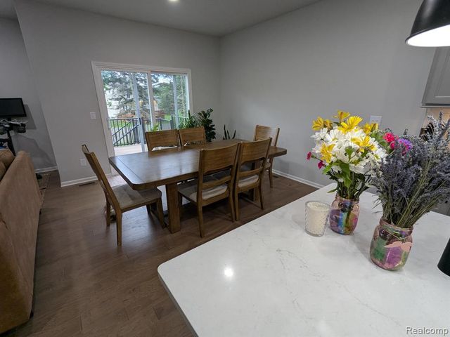 5018 Shoreham Circle, Clarkston, MI 48346