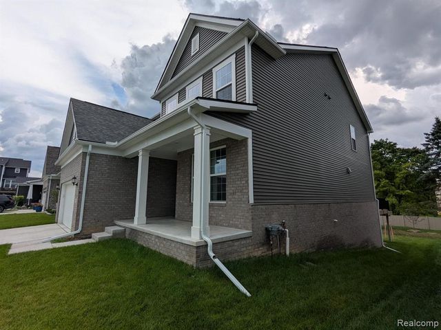5018 Shoreham Circle, Clarkston, MI 48346