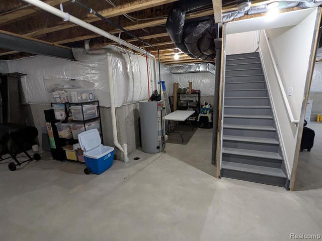 5018 Shoreham Circle, Clarkston, MI 48346