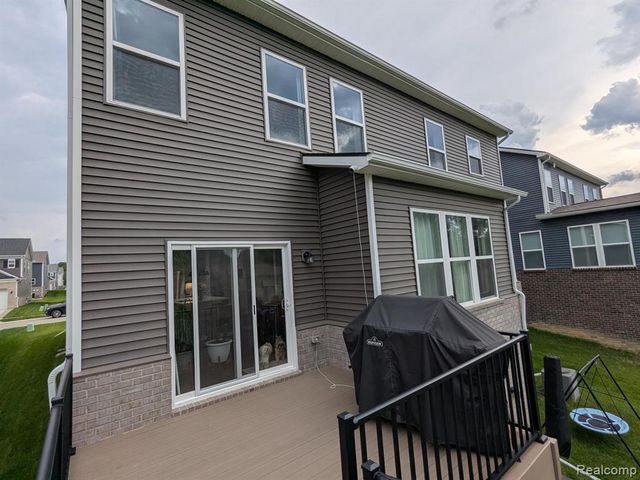 5018 Shoreham Circle, Clarkston, MI 48346