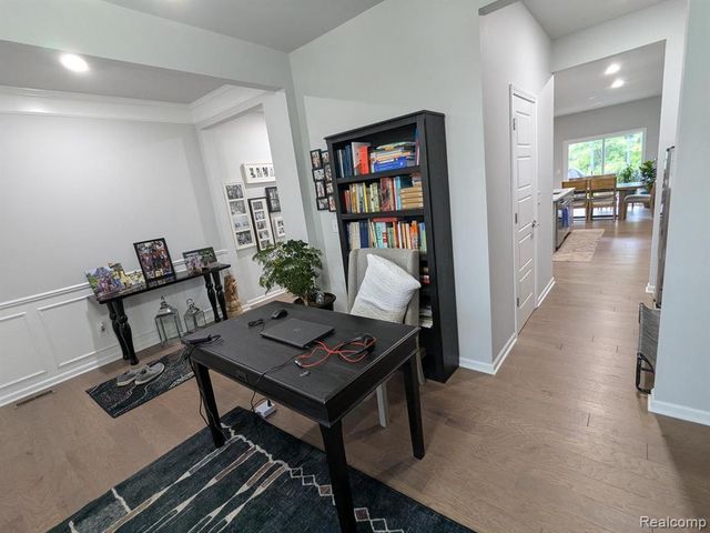 5018 Shoreham Circle, Clarkston, MI 48346