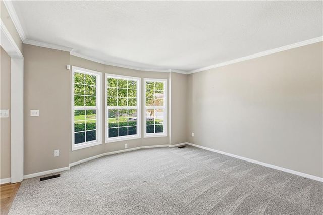 1925 MEADOWLANE Street, Kearney, MO 64060