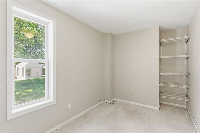 1925 MEADOWLANE Street, Kearney, MO 64060