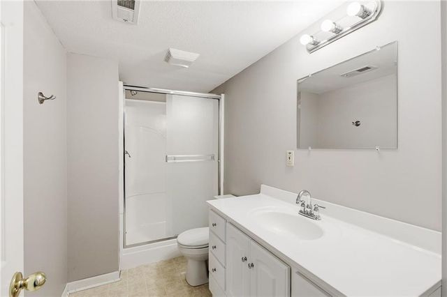 1925 MEADOWLANE Street, Kearney, MO 64060