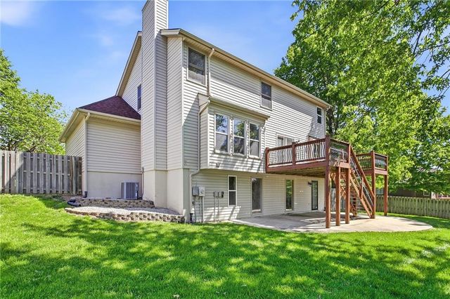 1925 MEADOWLANE Street, Kearney, MO 64060