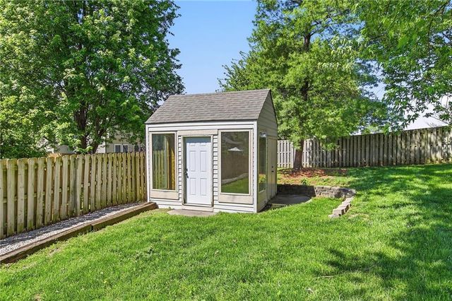 1925 MEADOWLANE Street, Kearney, MO 64060