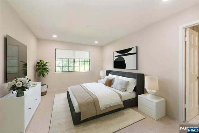 1208 Faulkner Court, Mahwah, NJ 07430
