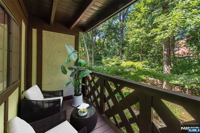 1208 Faulkner Court, Mahwah, NJ 07430
