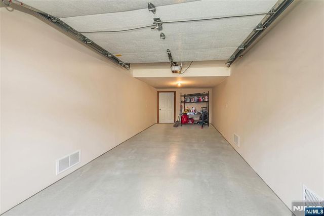 1208 Faulkner Court, Mahwah, NJ 07430