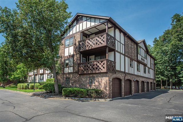 1208 Faulkner Court, Mahwah, NJ 07430