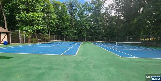 1208 Faulkner Court, Mahwah, NJ 07430